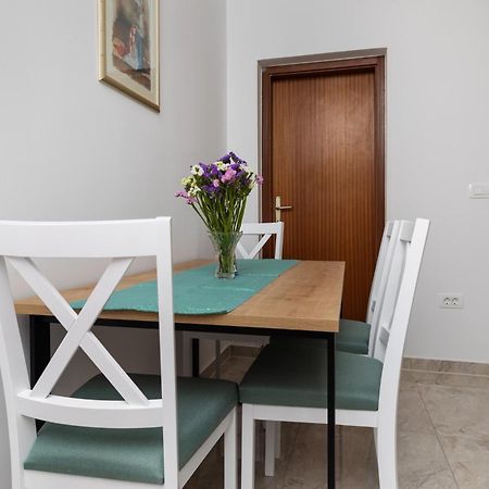 Apartments With A Parking Space Pisak, Omis - 5975 Exterior foto