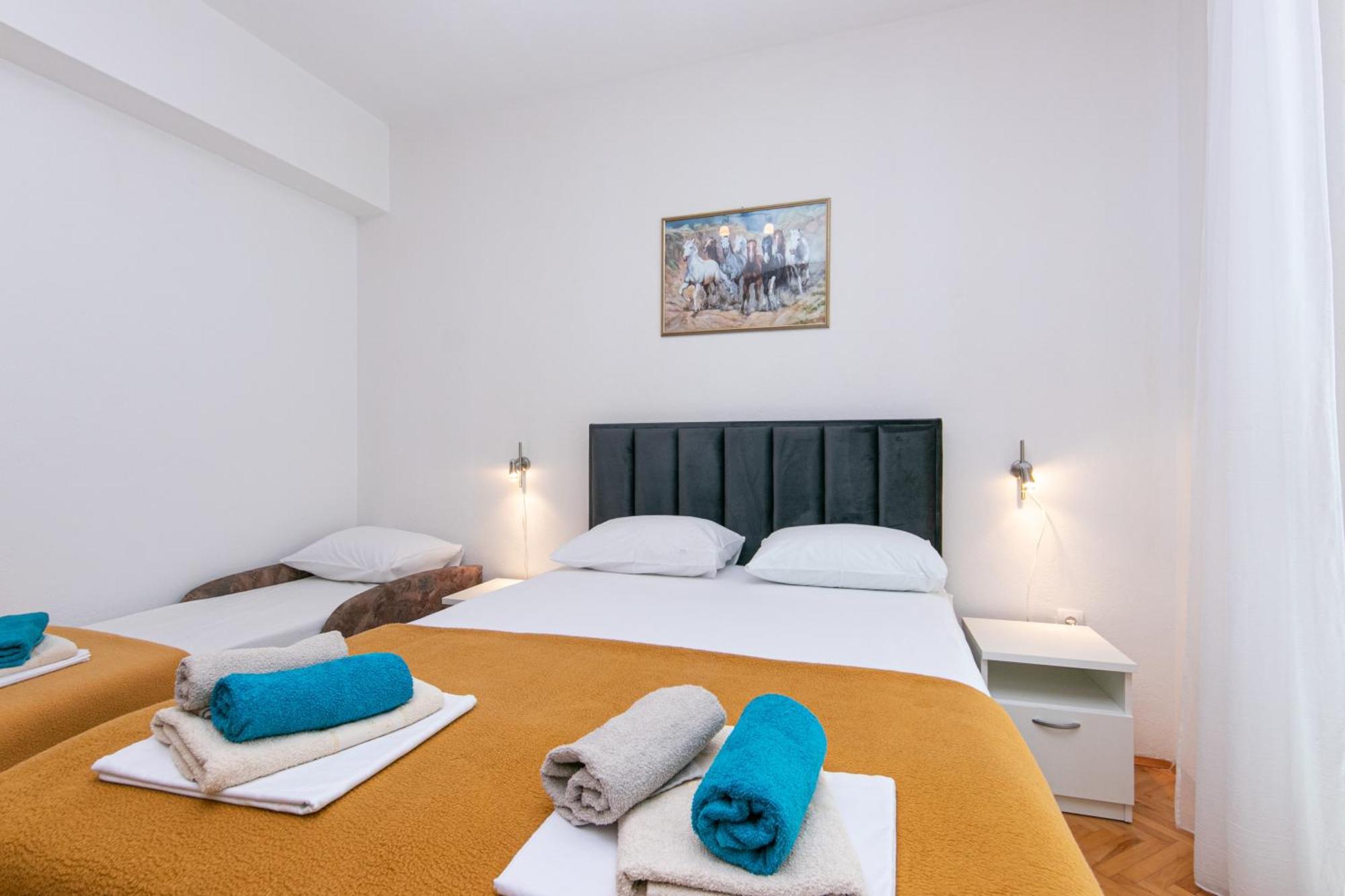 Apartments With A Parking Space Pisak, Omis - 5975 Exterior foto