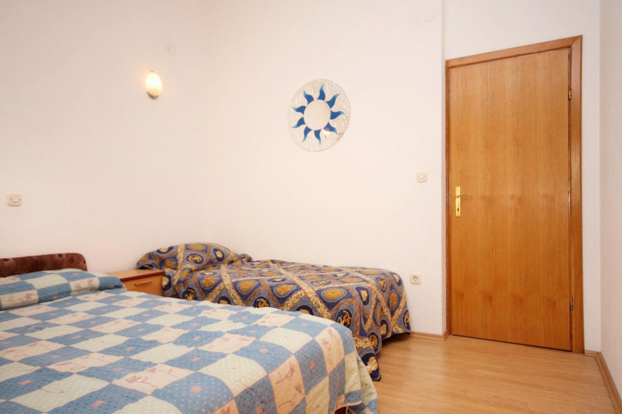Apartments With A Parking Space Pisak, Omis - 5975 Quarto foto