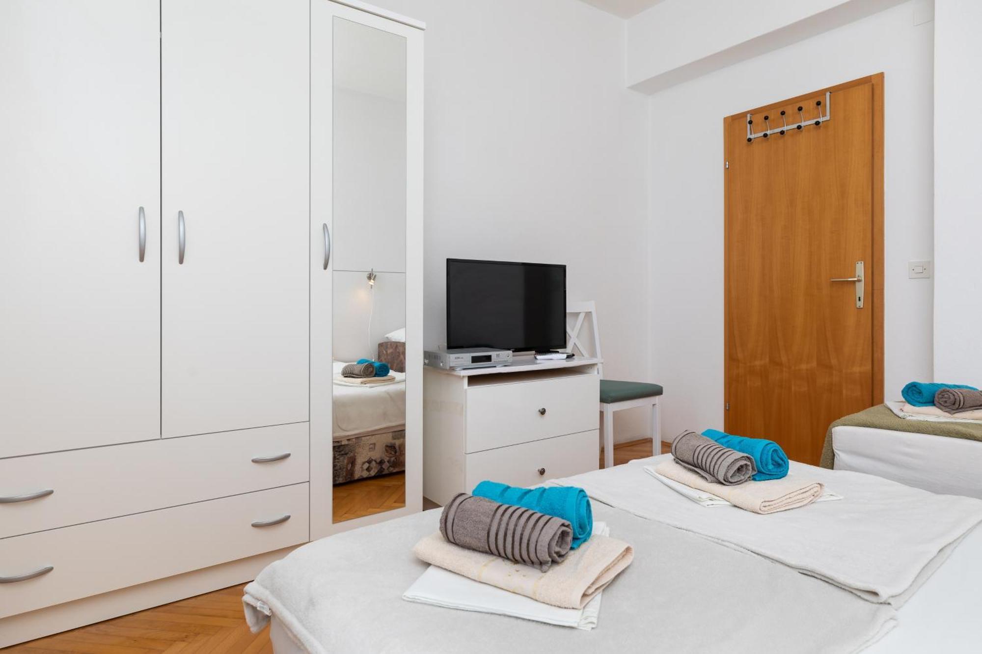 Apartments With A Parking Space Pisak, Omis - 5975 Quarto foto